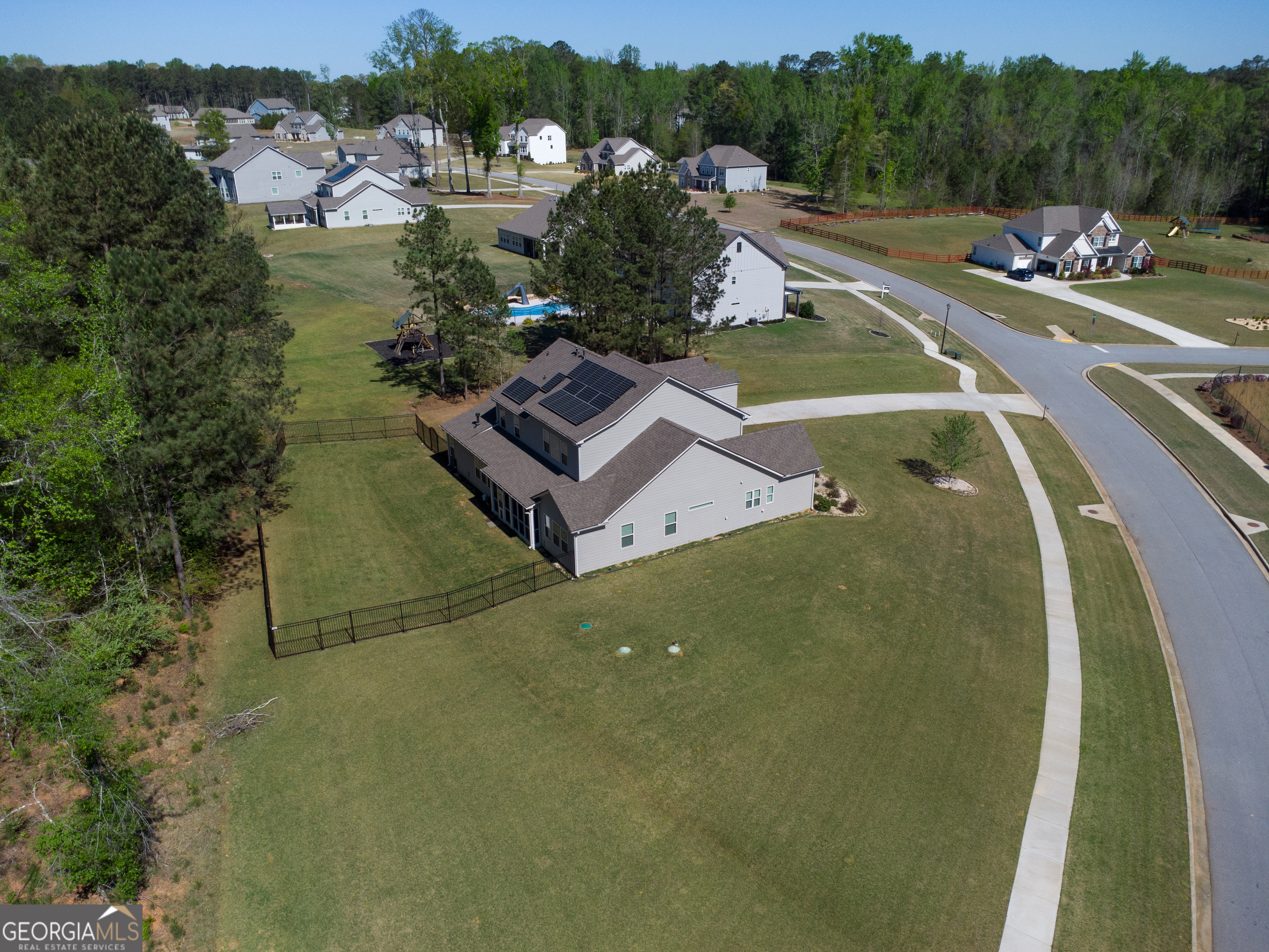 660 Genesee Point Property Photo 3