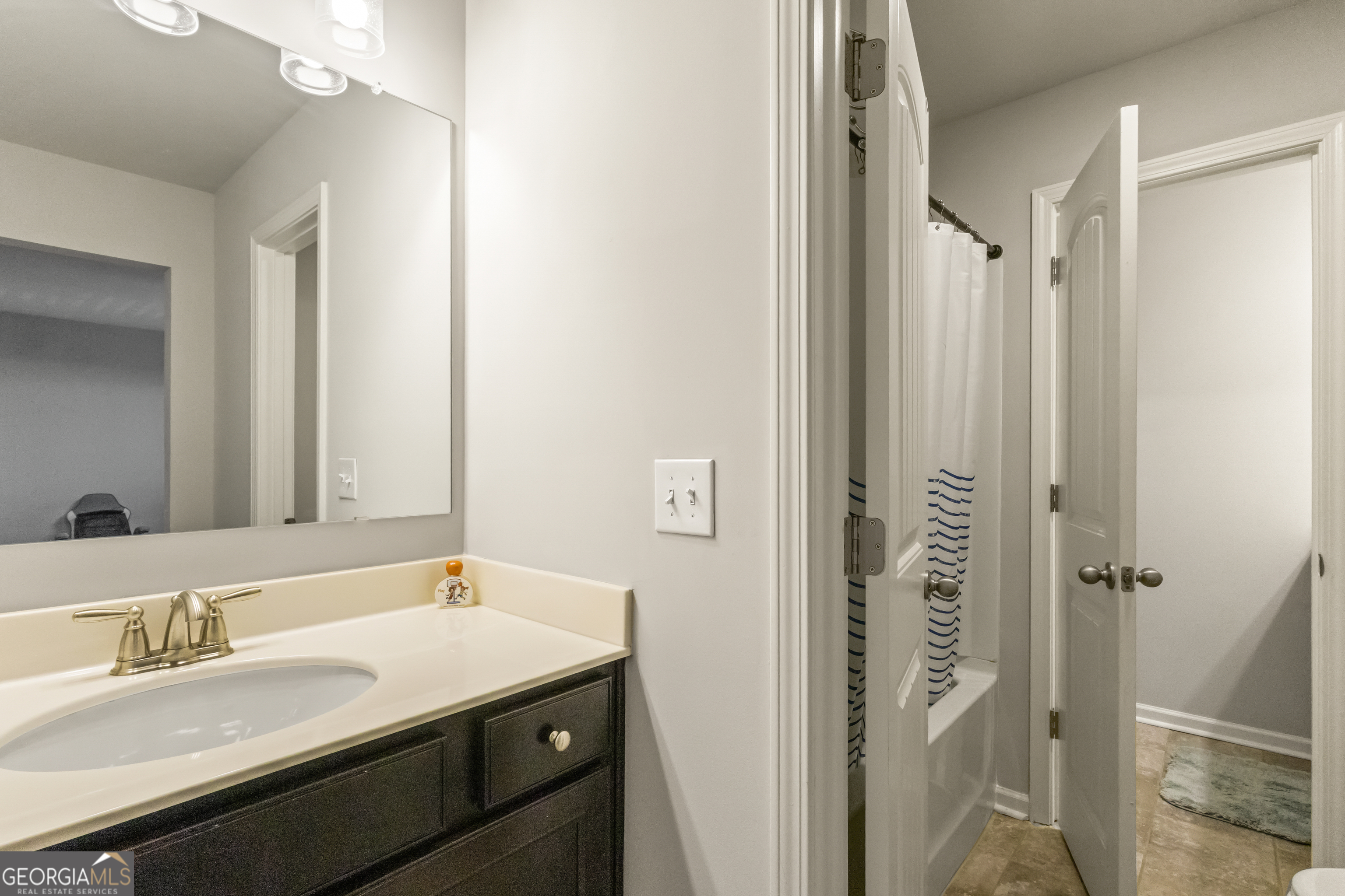660 Genesee Point Property Photo 29