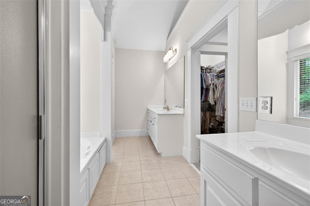 667 Wellington Drive Property Photo 38