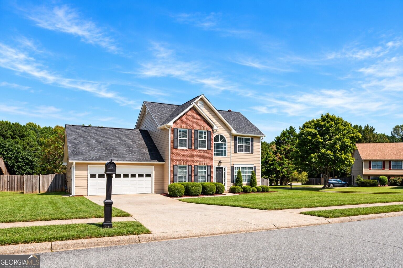 2586 Abbotts Glen Drive Nw Property Photo 2