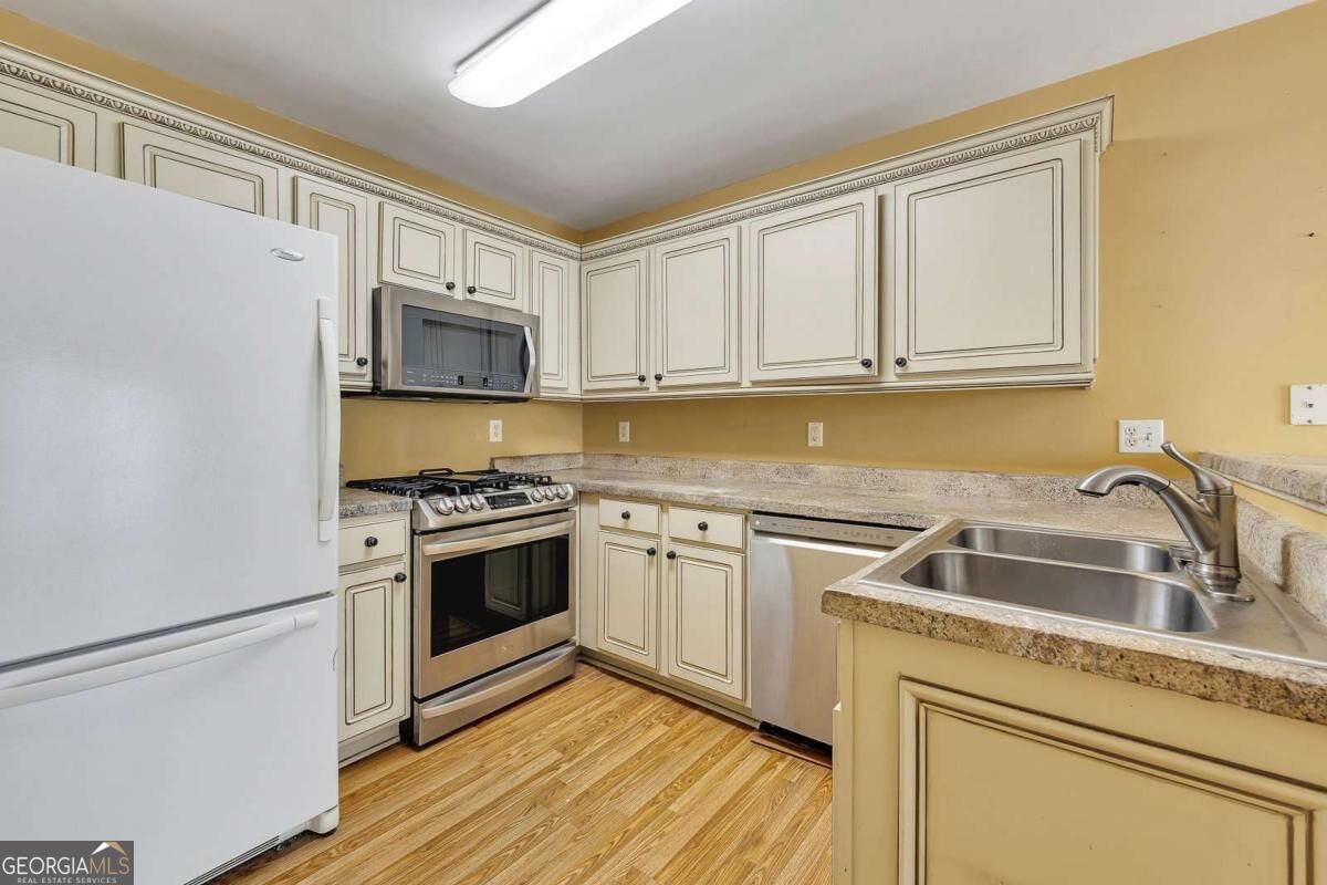 216 Park Place Property Photo 13