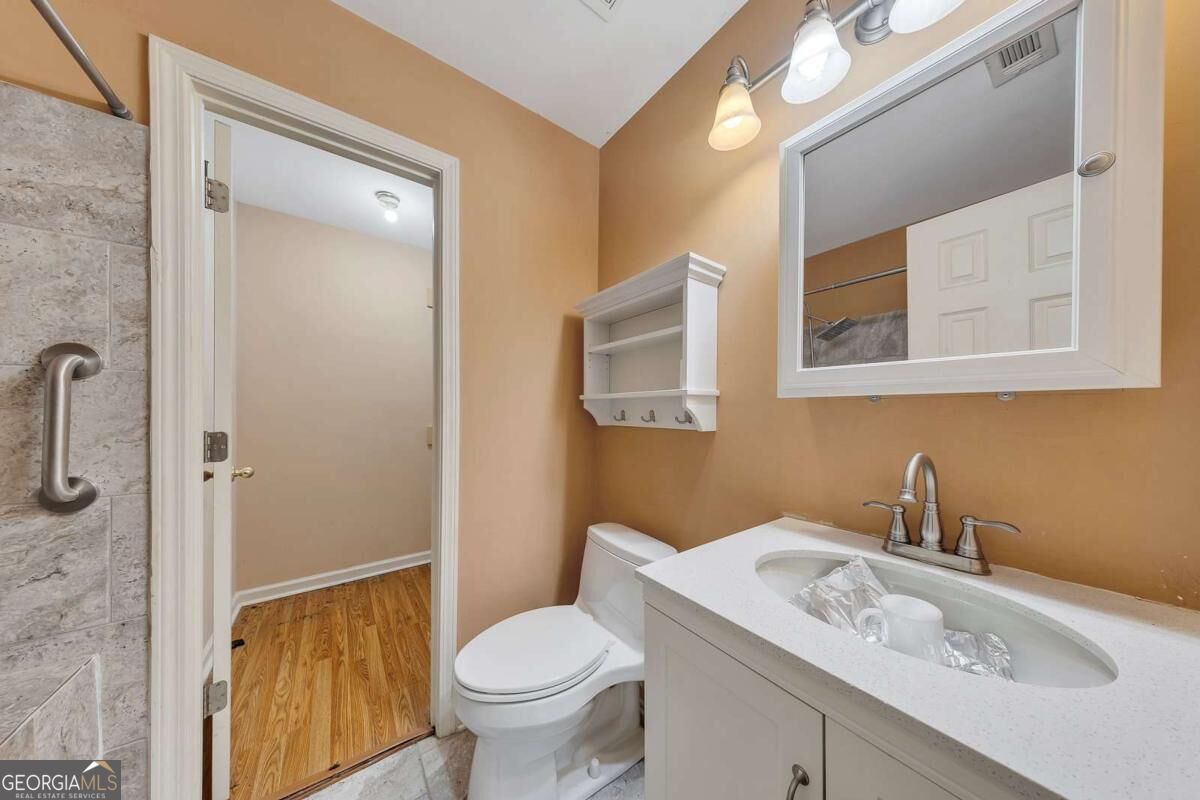 216 Park Place Property Photo 17