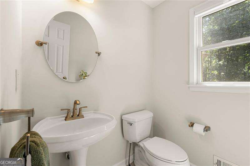500 Senior Drive Property Photo 16