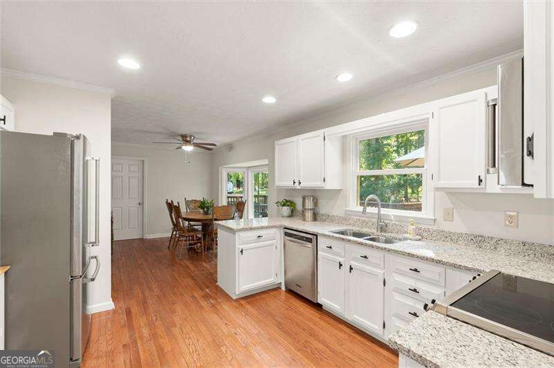 500 Senior Drive Property Photo 17
