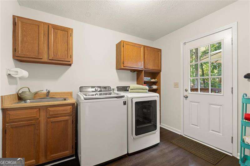500 Senior Drive Property Photo 24
