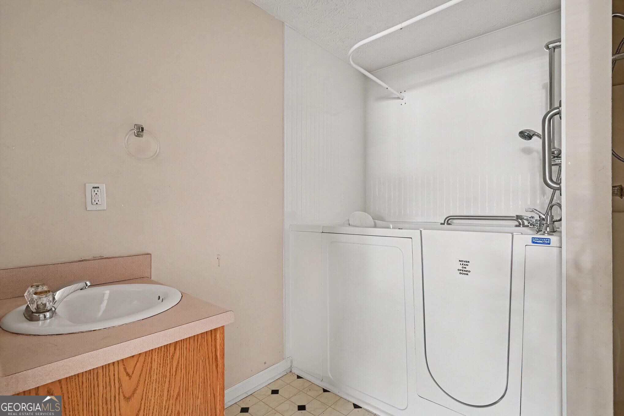 616 Forest Hill Path Property Photo 24