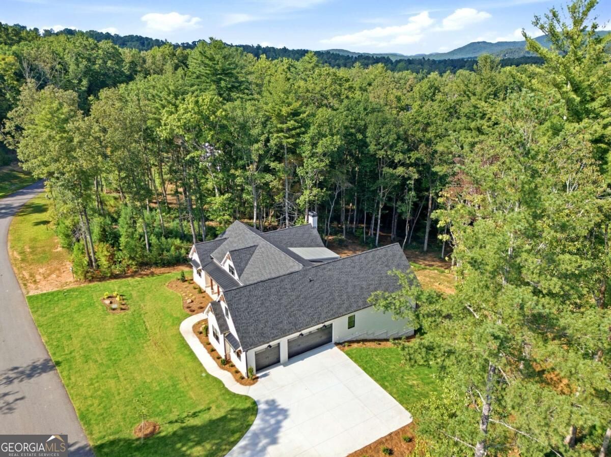 469 Oakwood Way Property Photo 4