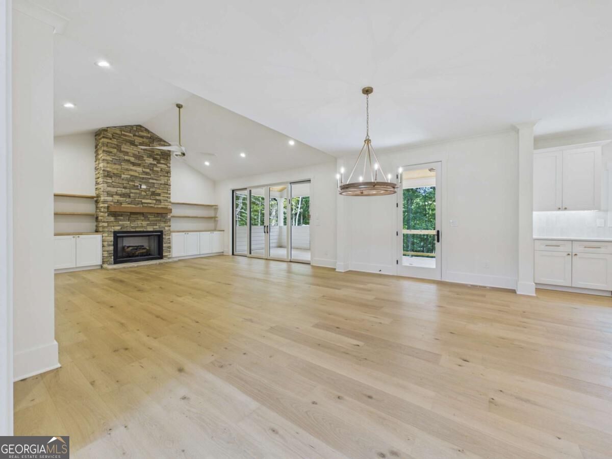 469 Oakwood Way Property Photo 11