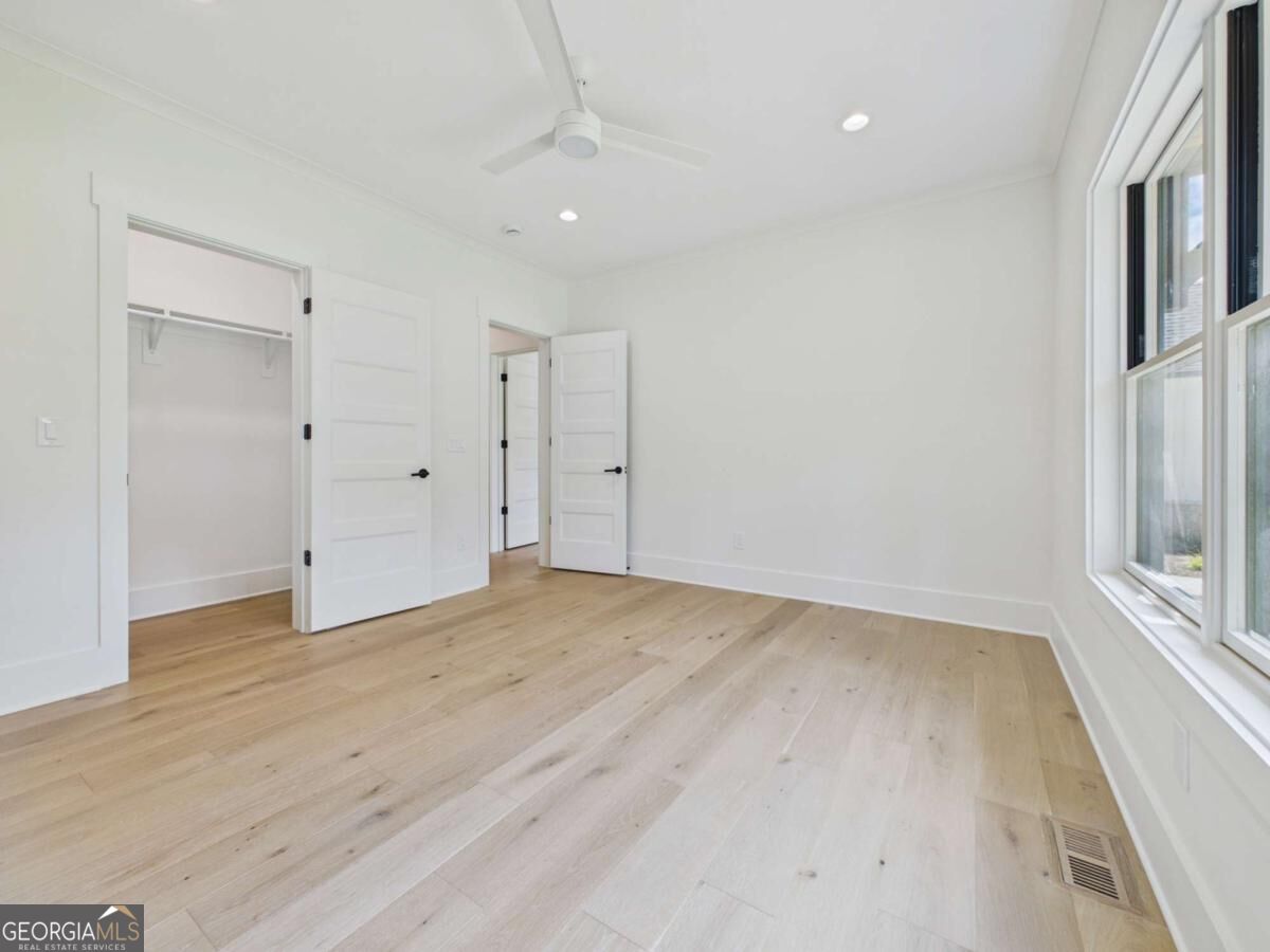469 Oakwood Way Property Photo 20