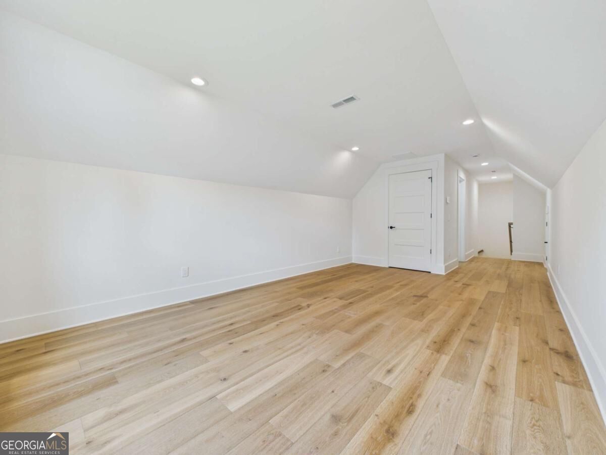 469 Oakwood Way Property Photo 48