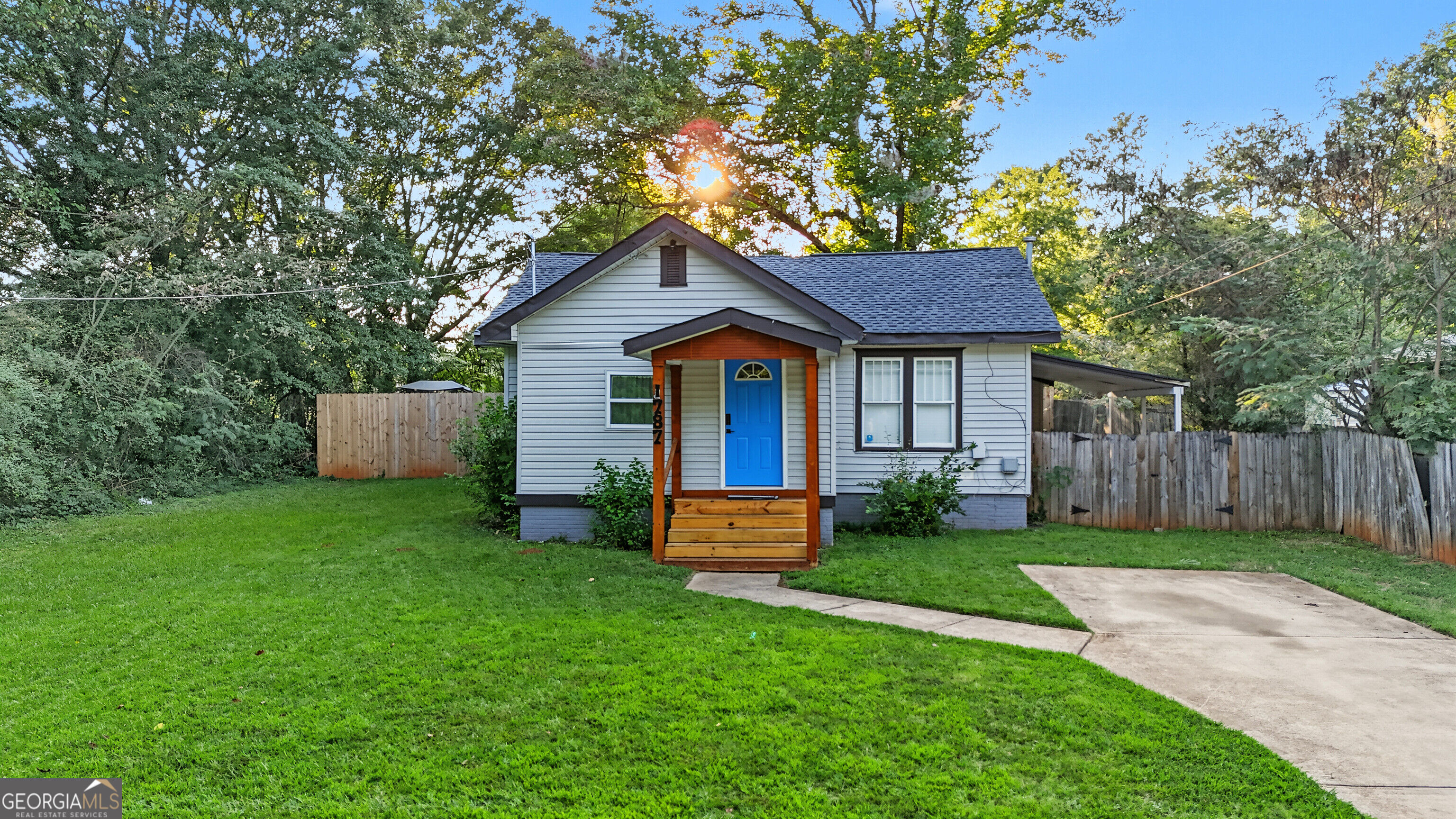 1787 Lynn Lane Property Photo 1