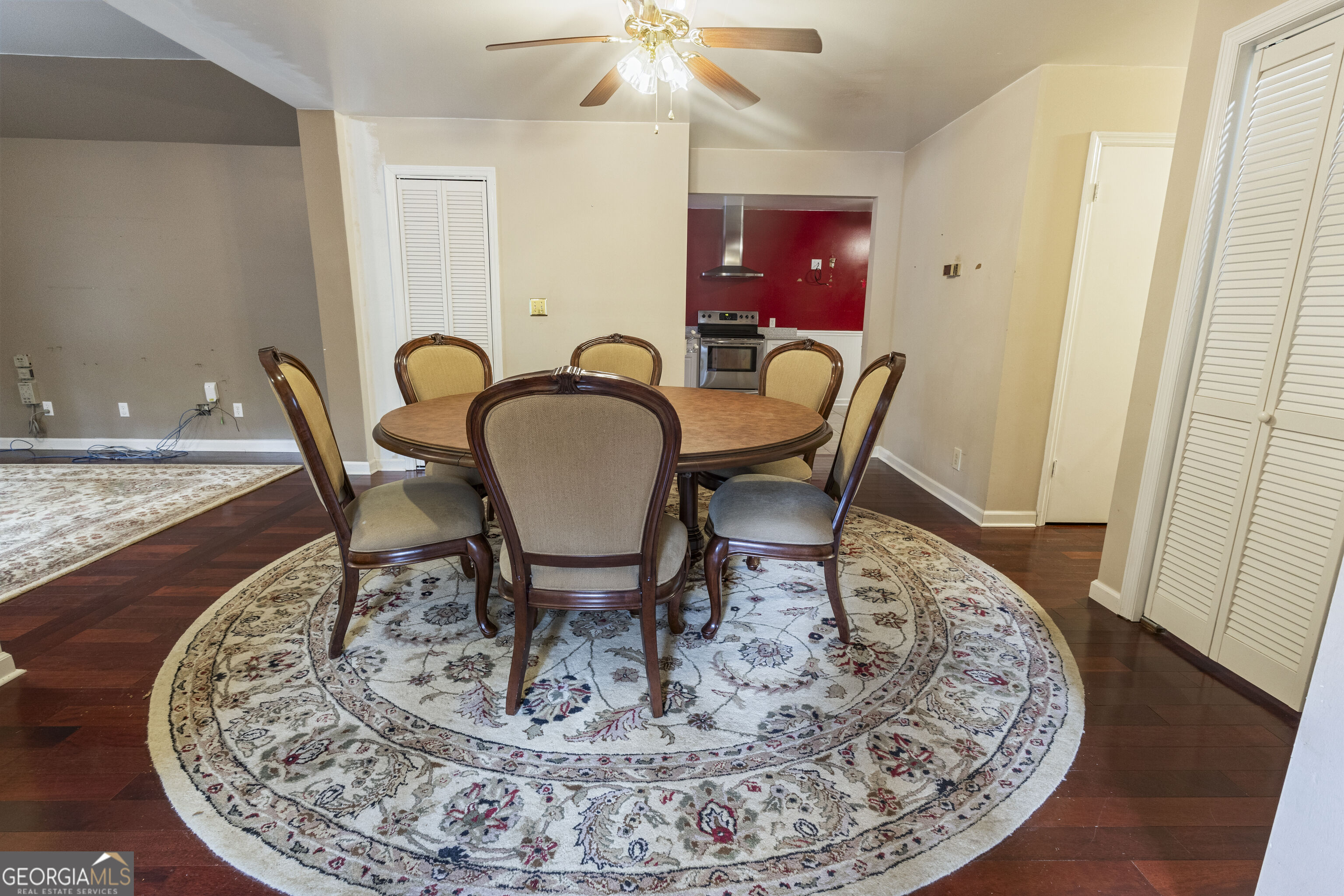 82 Walton Way Property Photo 4