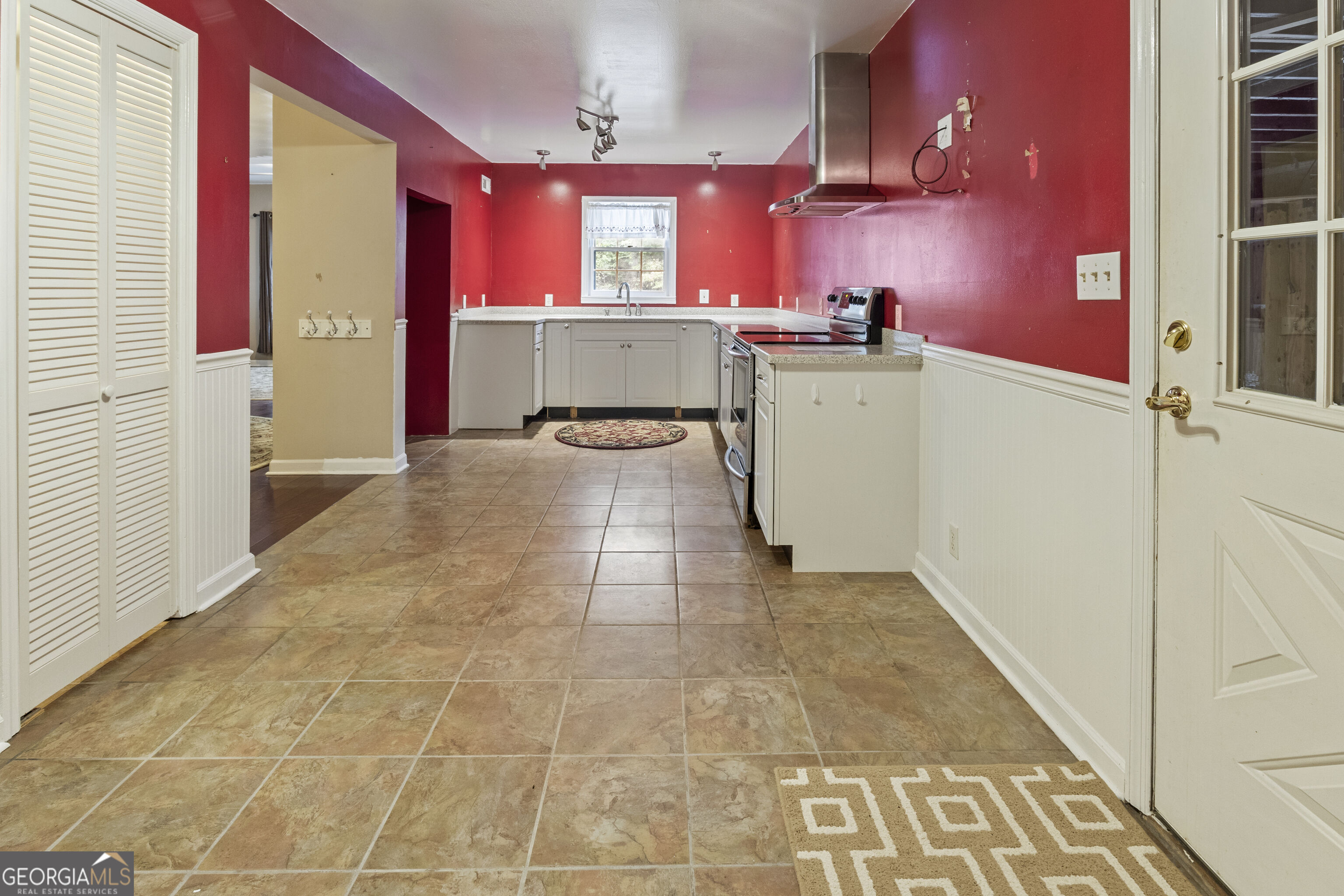 82 Walton Way Property Photo 7