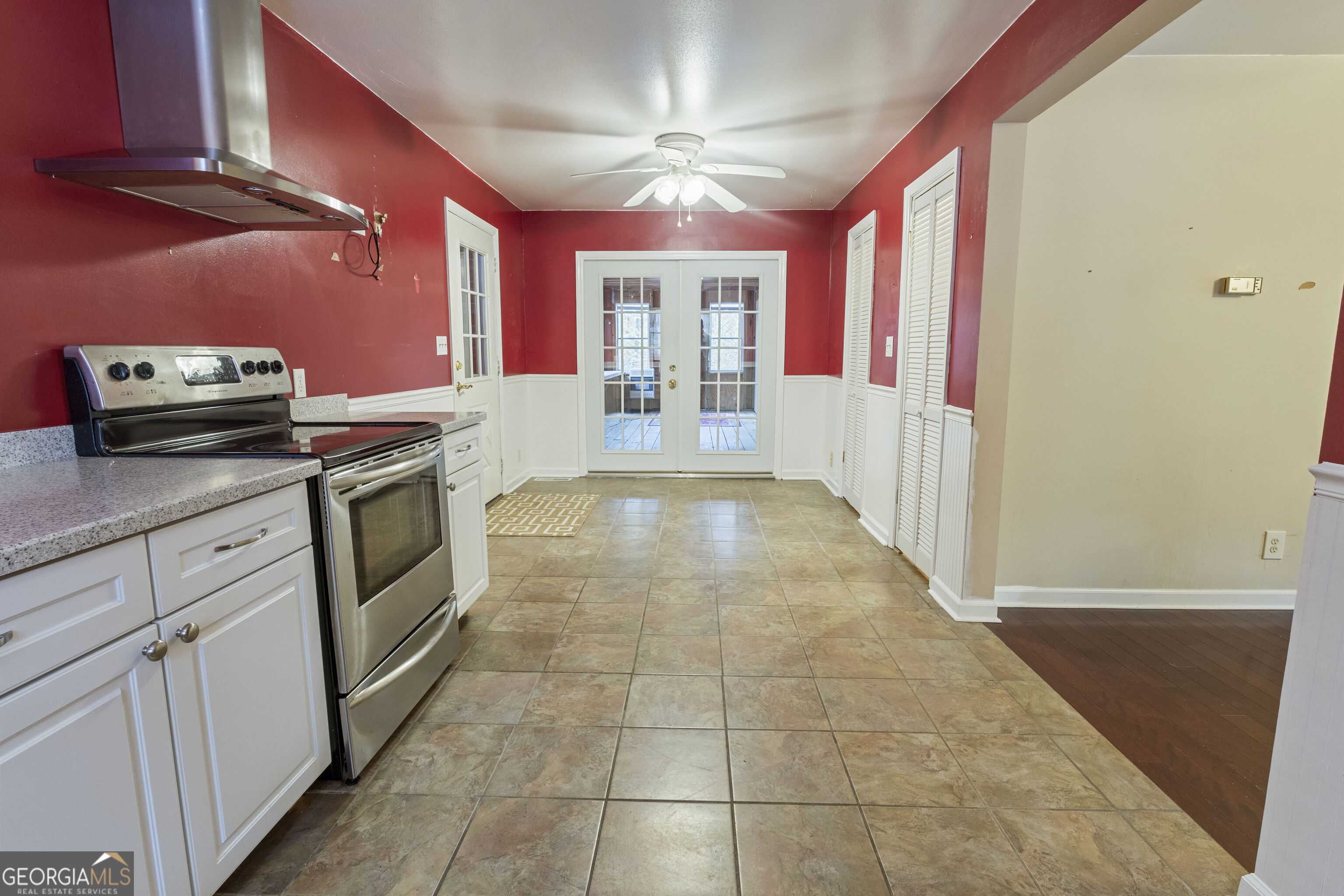 82 Walton Way Property Photo 9