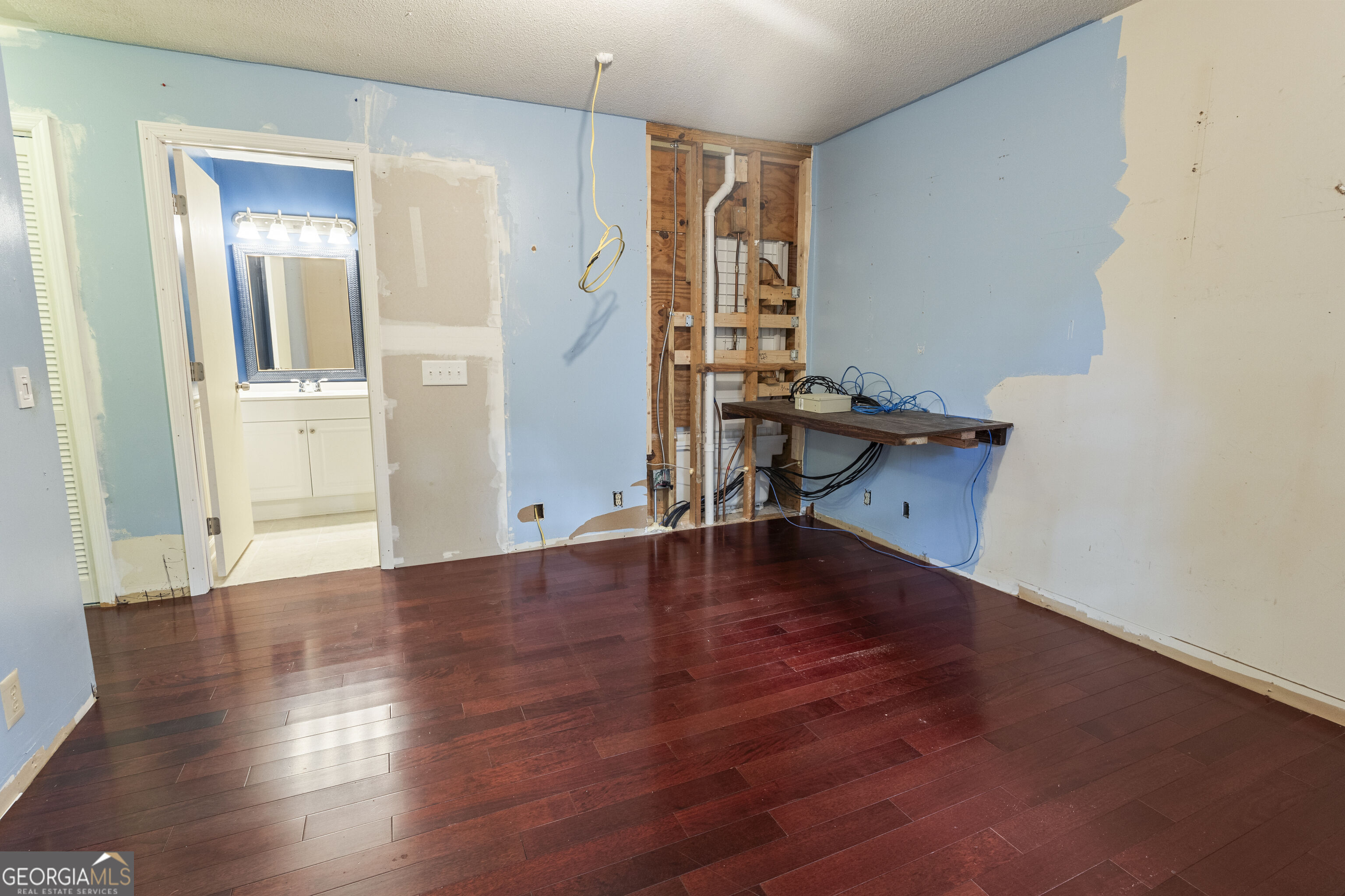 82 Walton Way Property Photo 14
