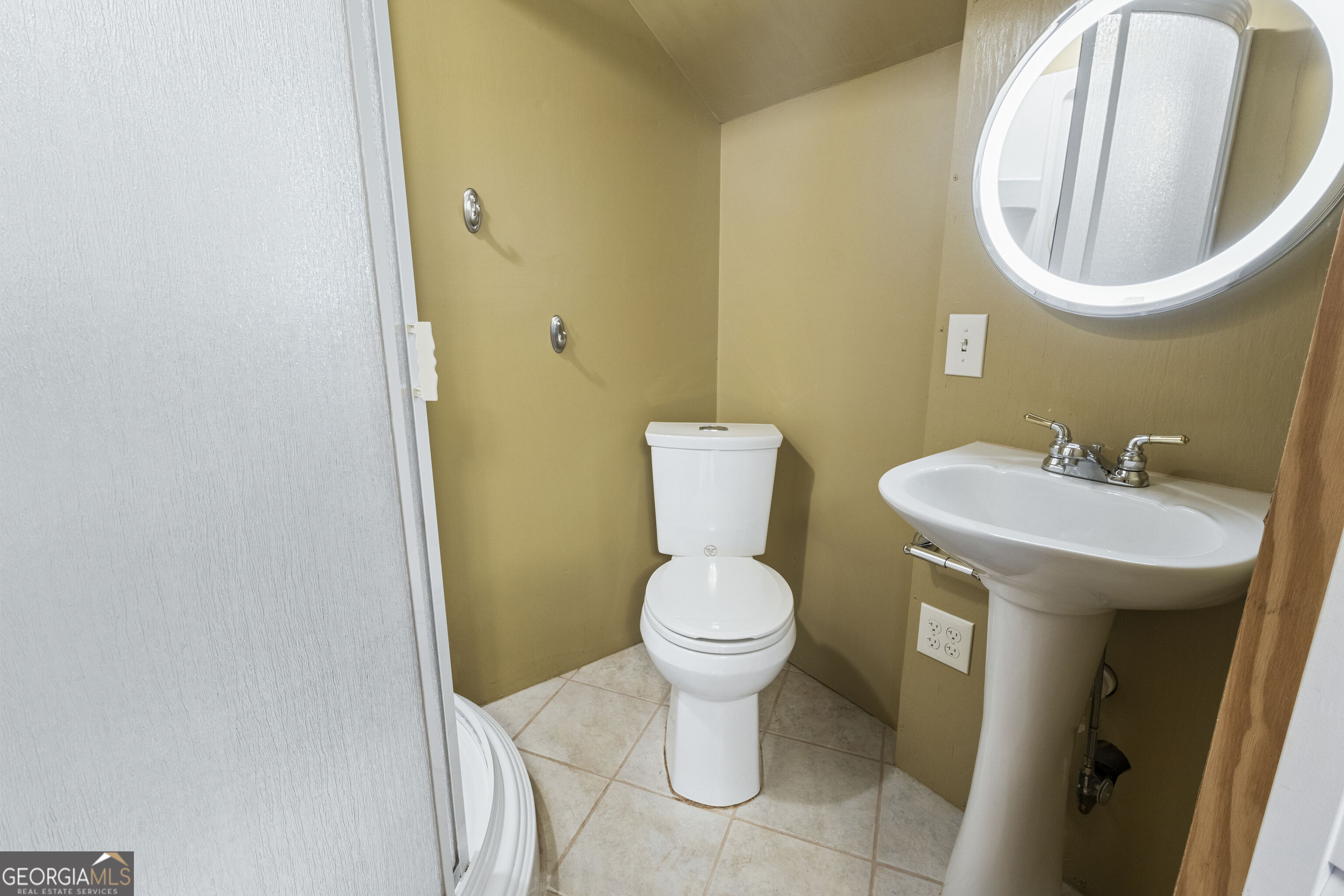 82 Walton Way Property Photo 18