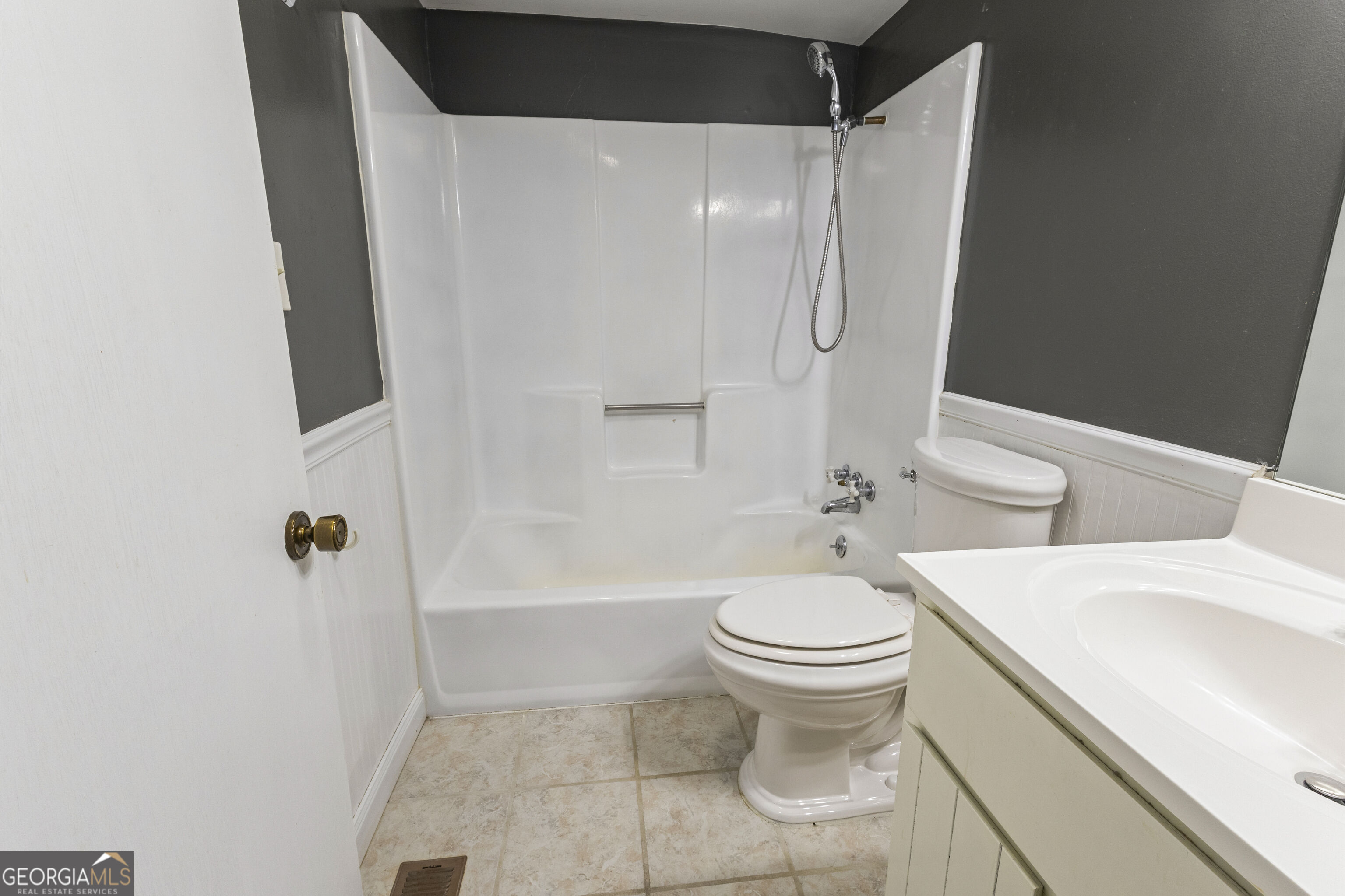 82 Walton Way Property Photo 23