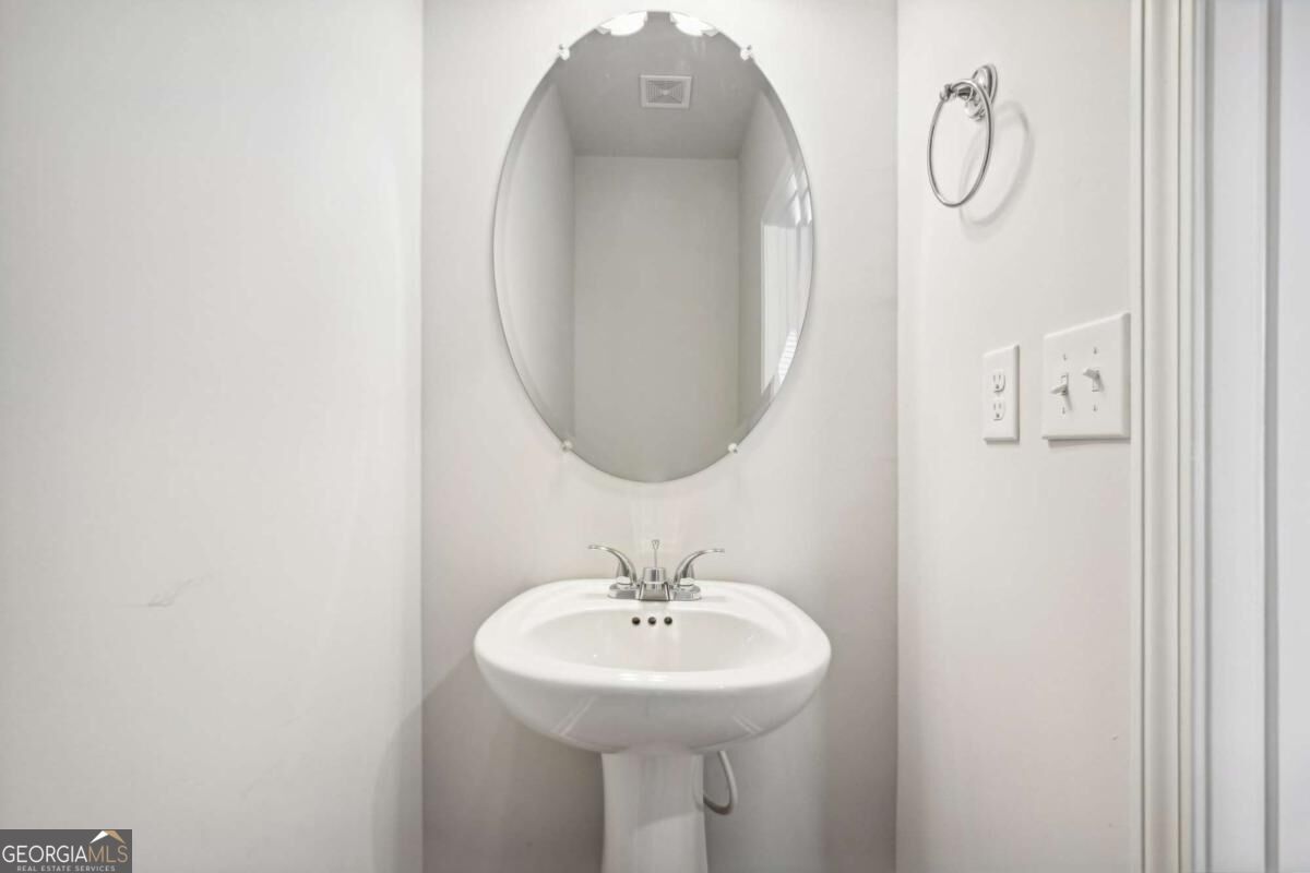5836 Maddox Road Property Photo 13