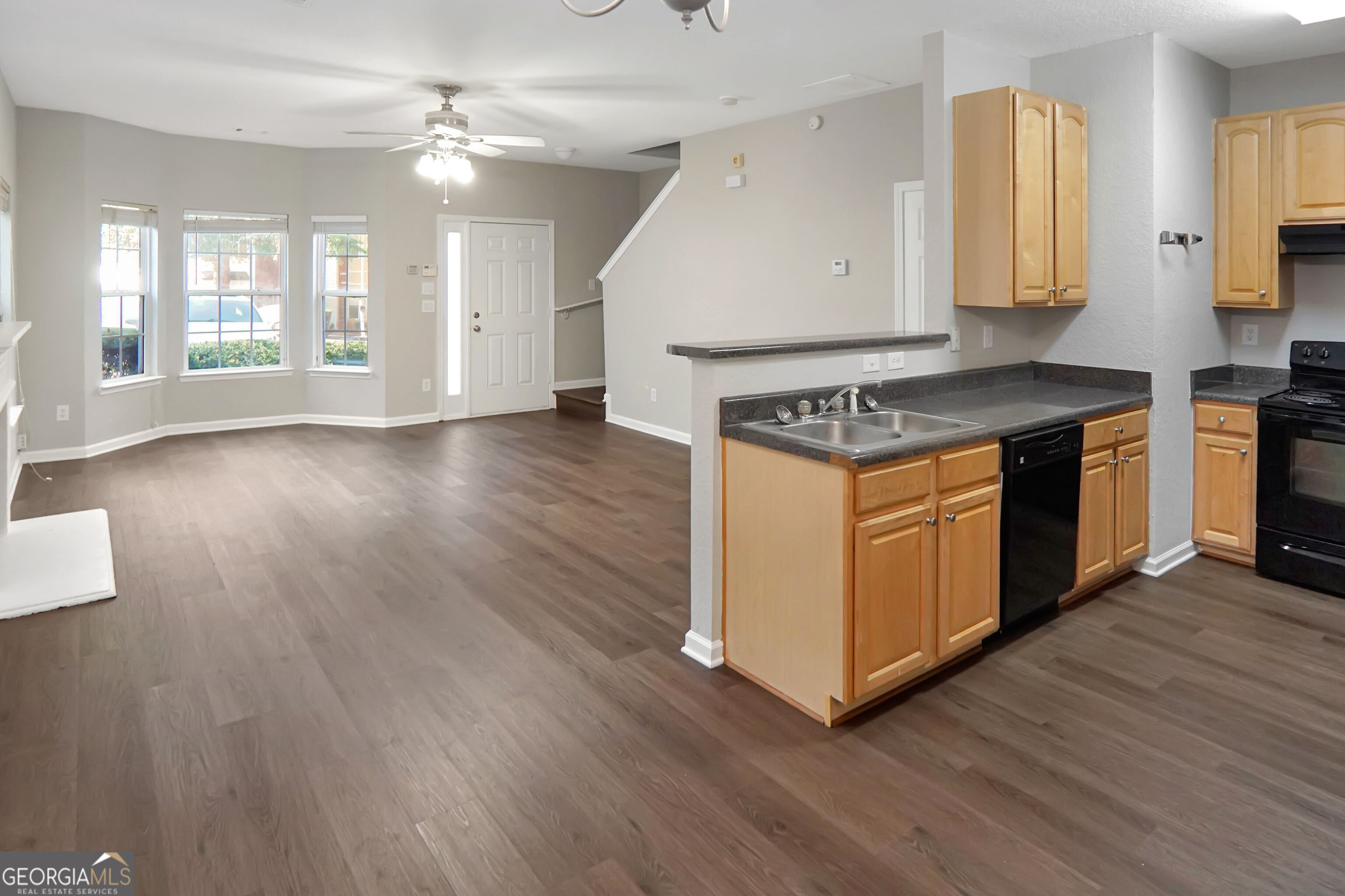 373 Brookview Drive Property Photo 4