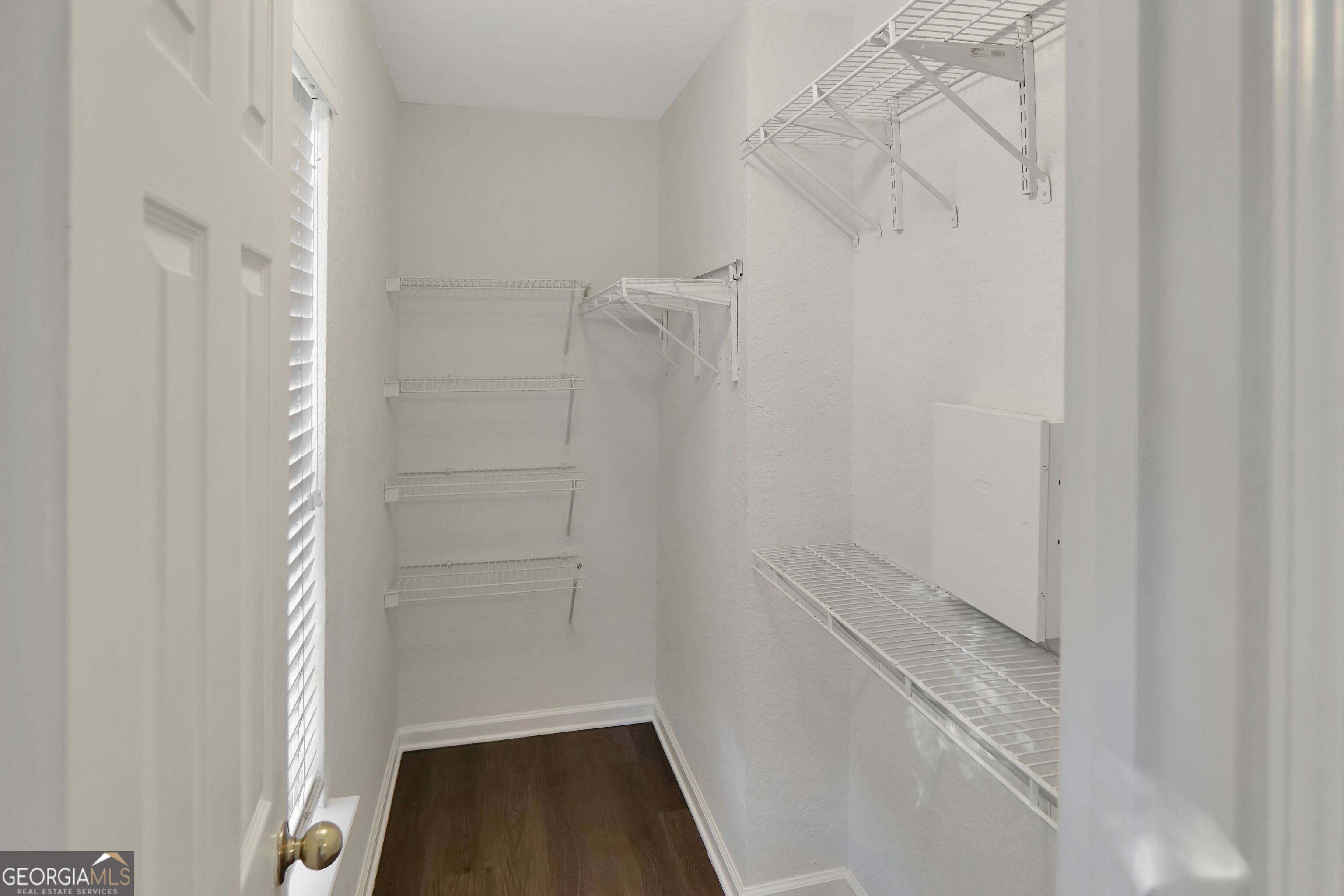373 Brookview Drive Property Photo 12