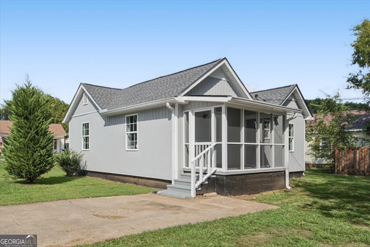 6 E 3rd Street Property Photo 1