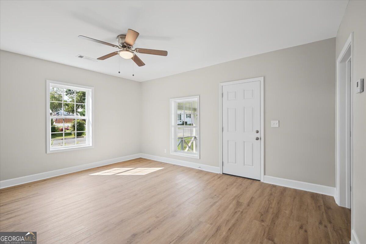 6 E 3rd Street Property Photo 8