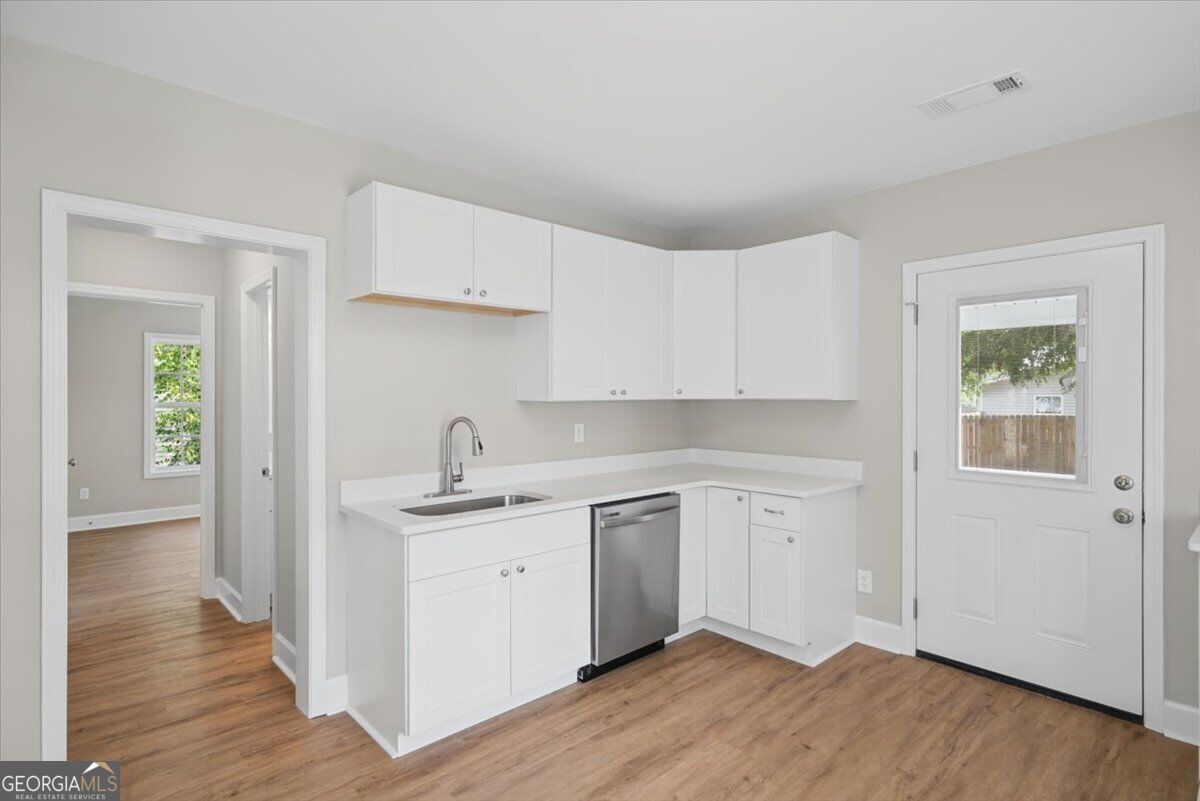 6 E 3rd Street Property Photo 13