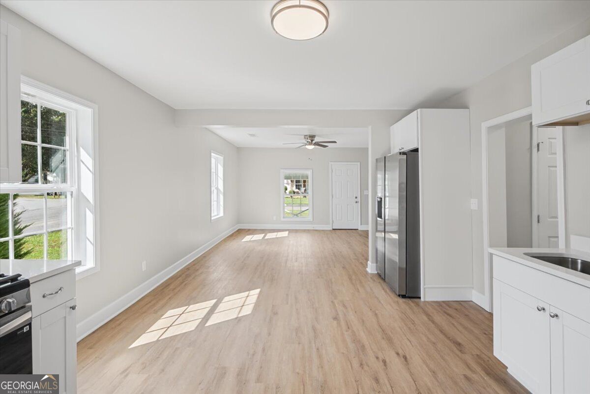 6 E 3rd Street Property Photo 15