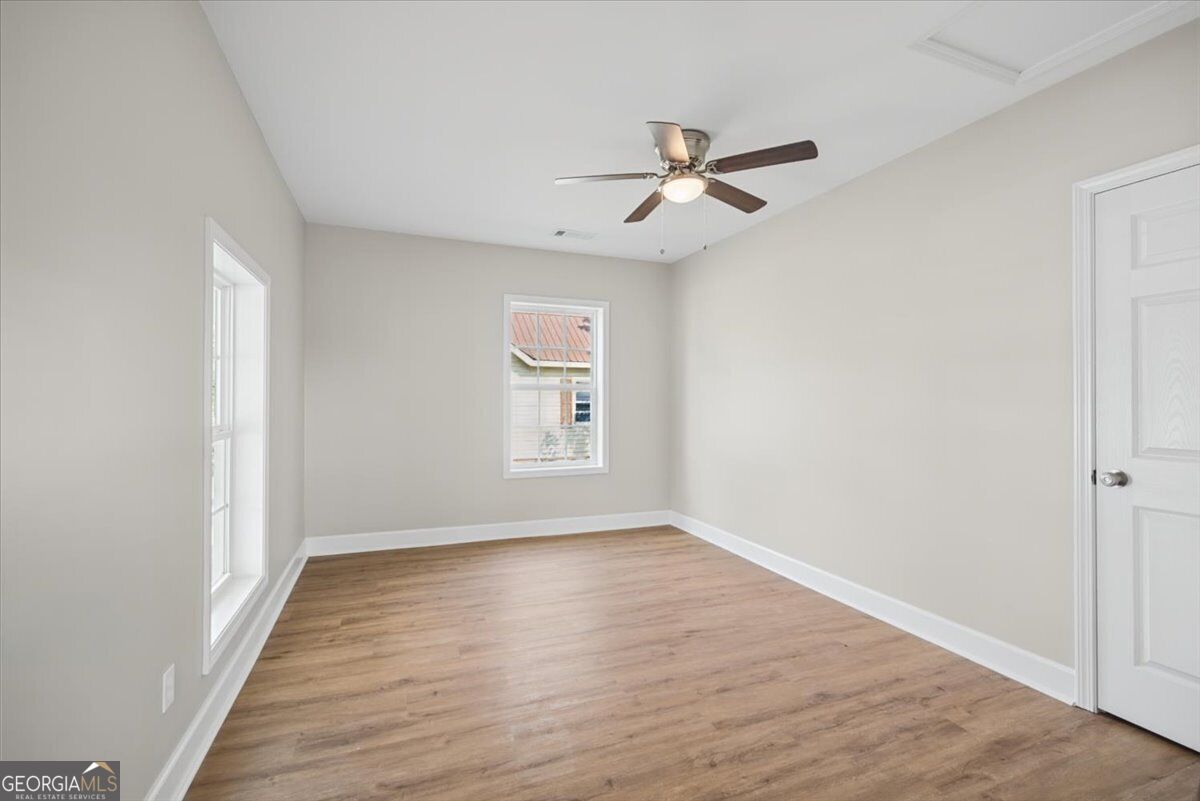 6 E 3rd Street Property Photo 16