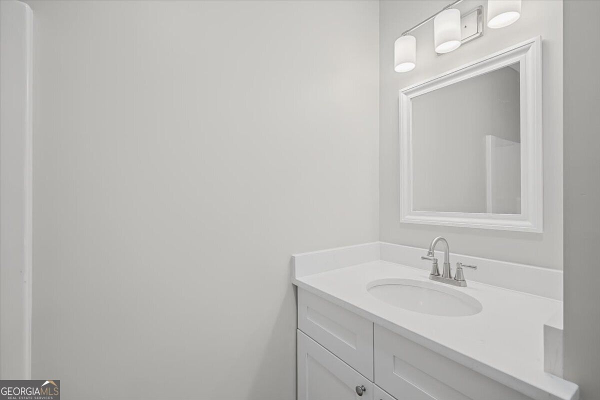 6 E 3rd Street Property Photo 19