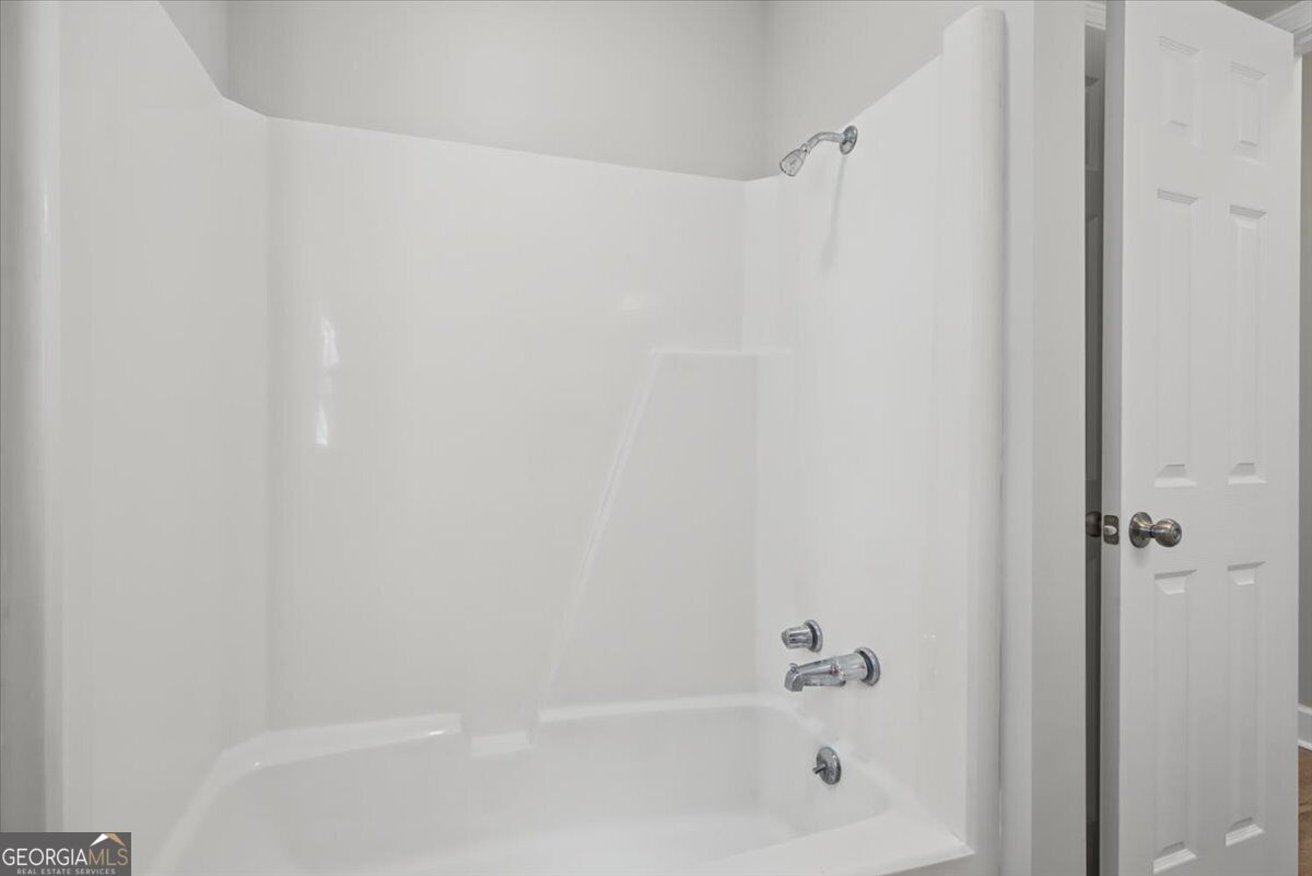6 E 3rd Street Property Photo 24