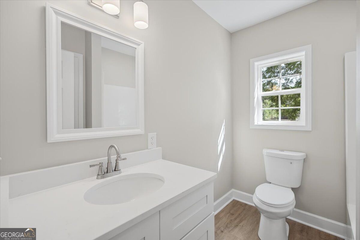 6 E 3rd Street Property Photo 25