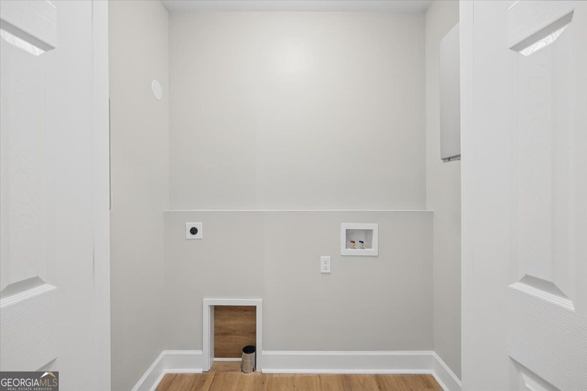 6 E 3rd Street Property Photo 27