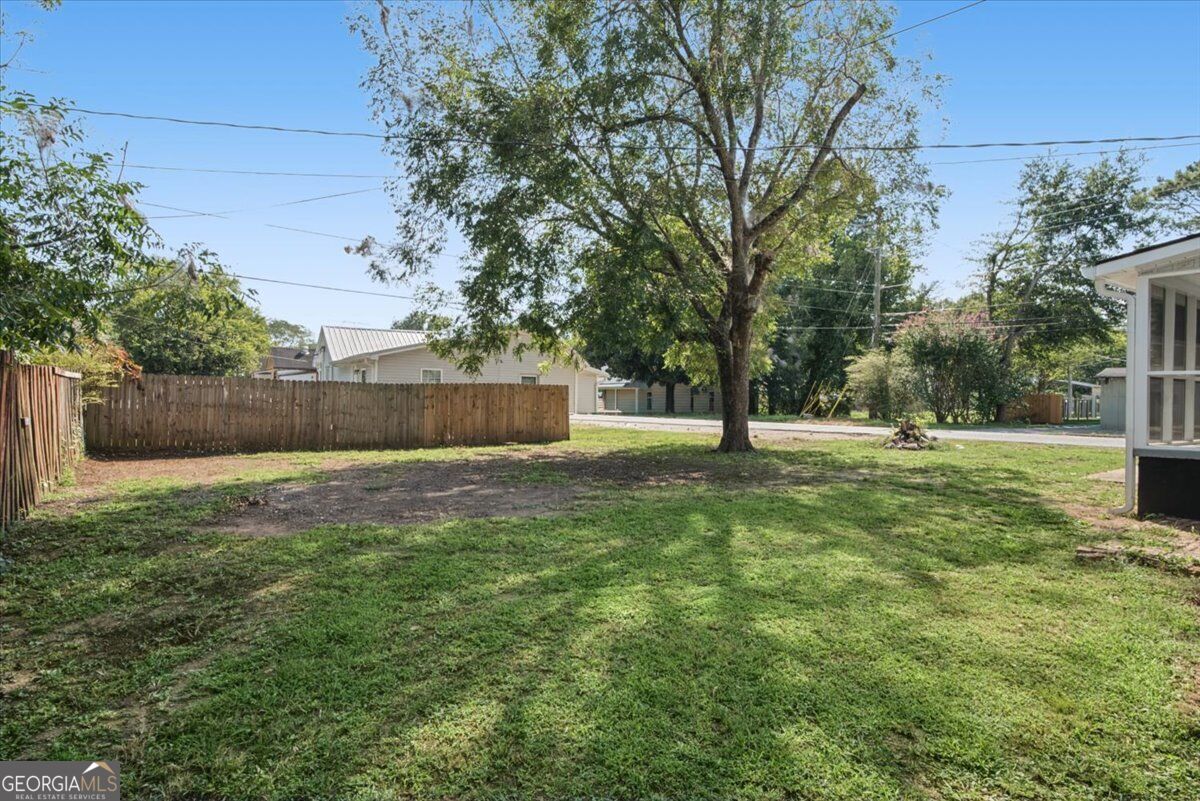 6 E 3rd Street Property Photo 28