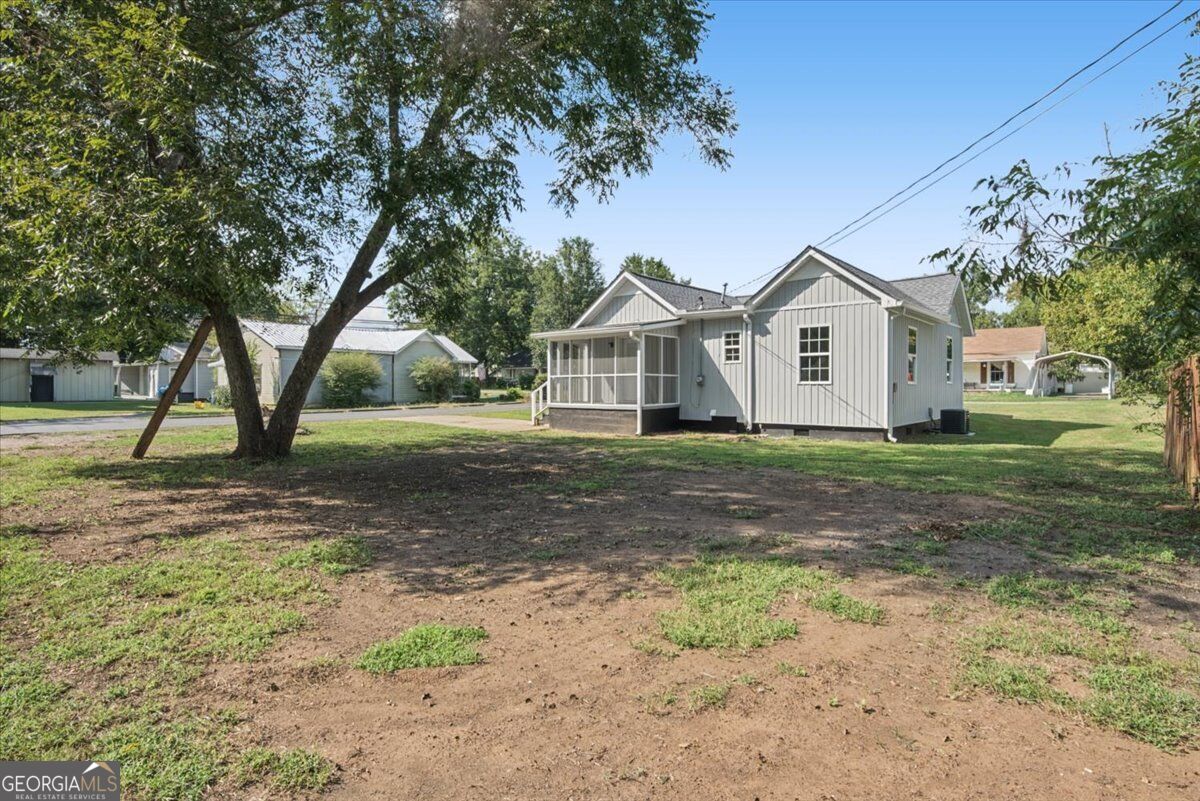 6 E 3rd Street Property Photo 31