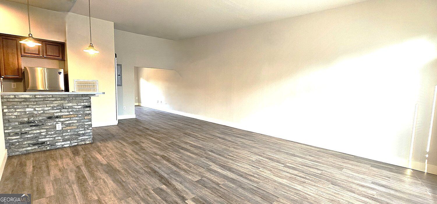 502 Pryor Street Sw # 301 Property Photo 3