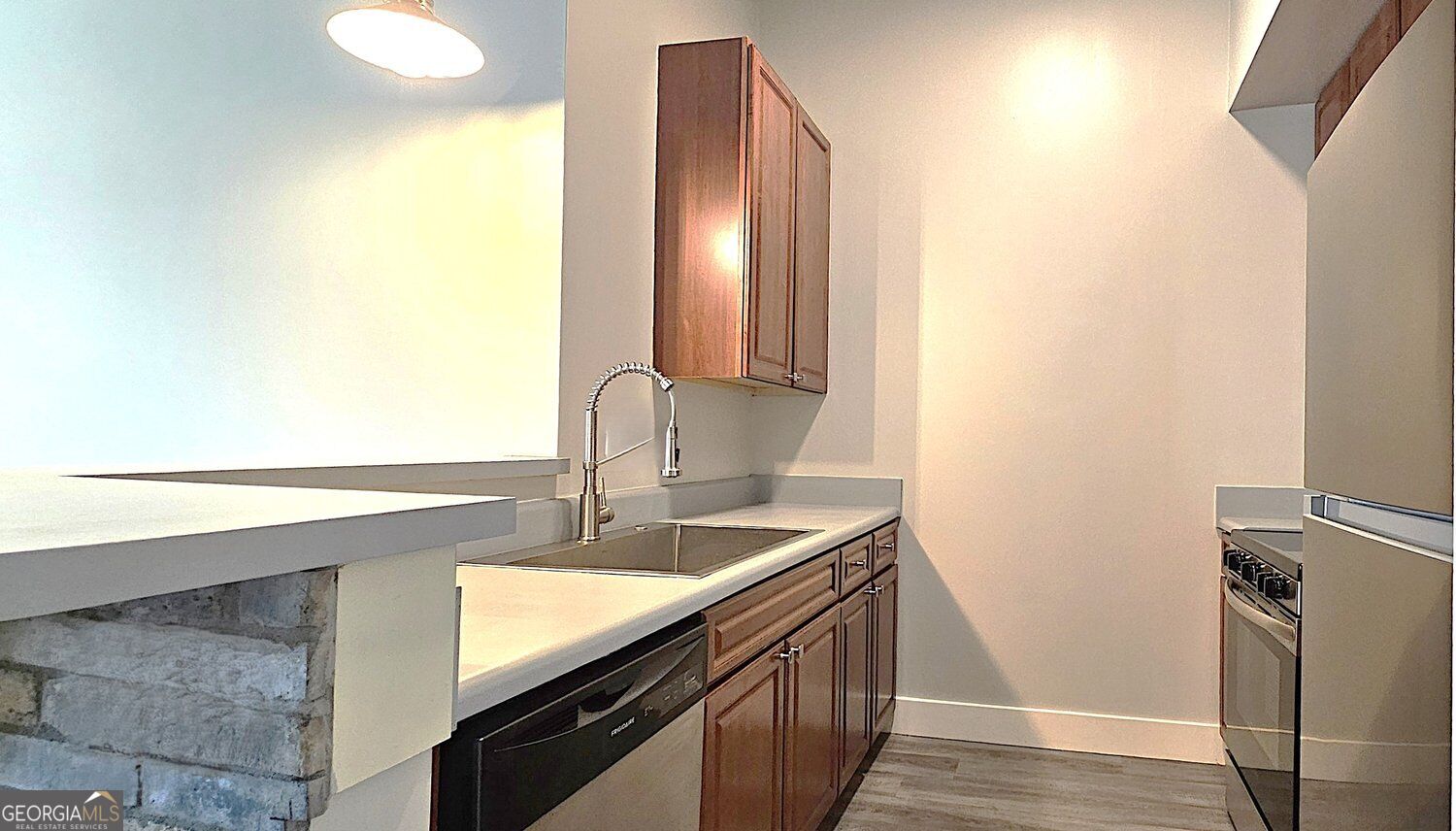 502 Pryor Street Sw # 301 Property Photo 4