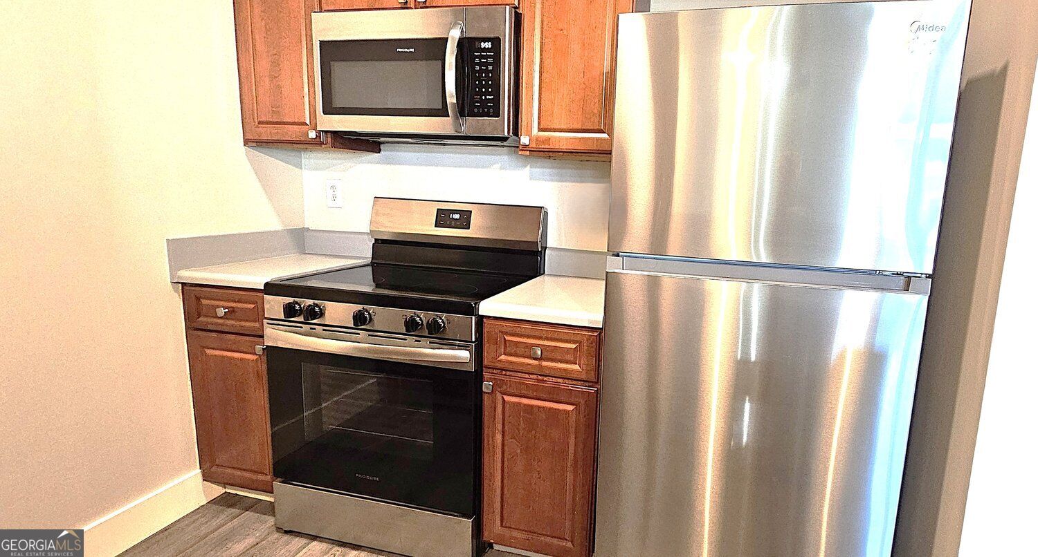 502 Pryor Street Sw # 301 Property Photo 5