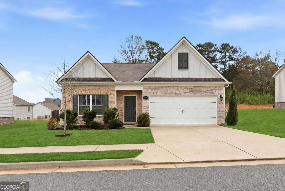 176 Innis Brook Circle Property Photo 1