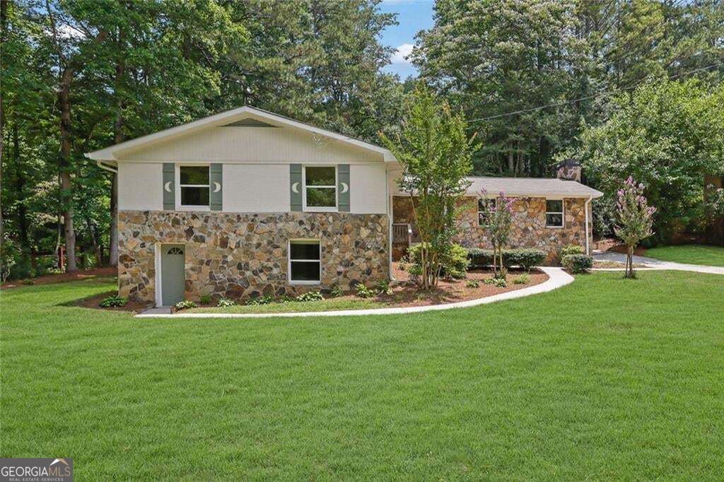 2270 Addison Road NE Property Photo 1