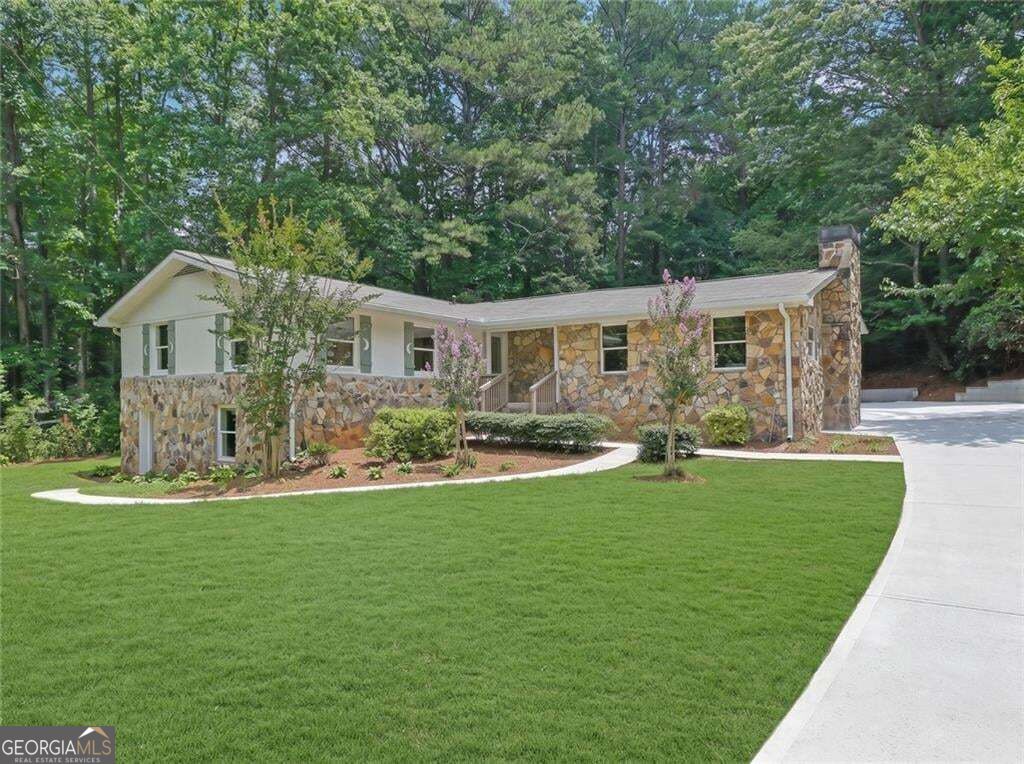 2270 Addison Road Ne Property Photo 3