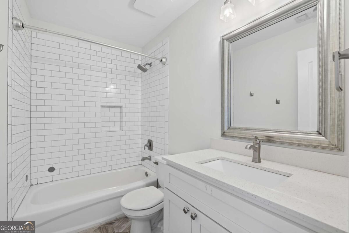 6010 Hampton Bluff Way Property Photo 18