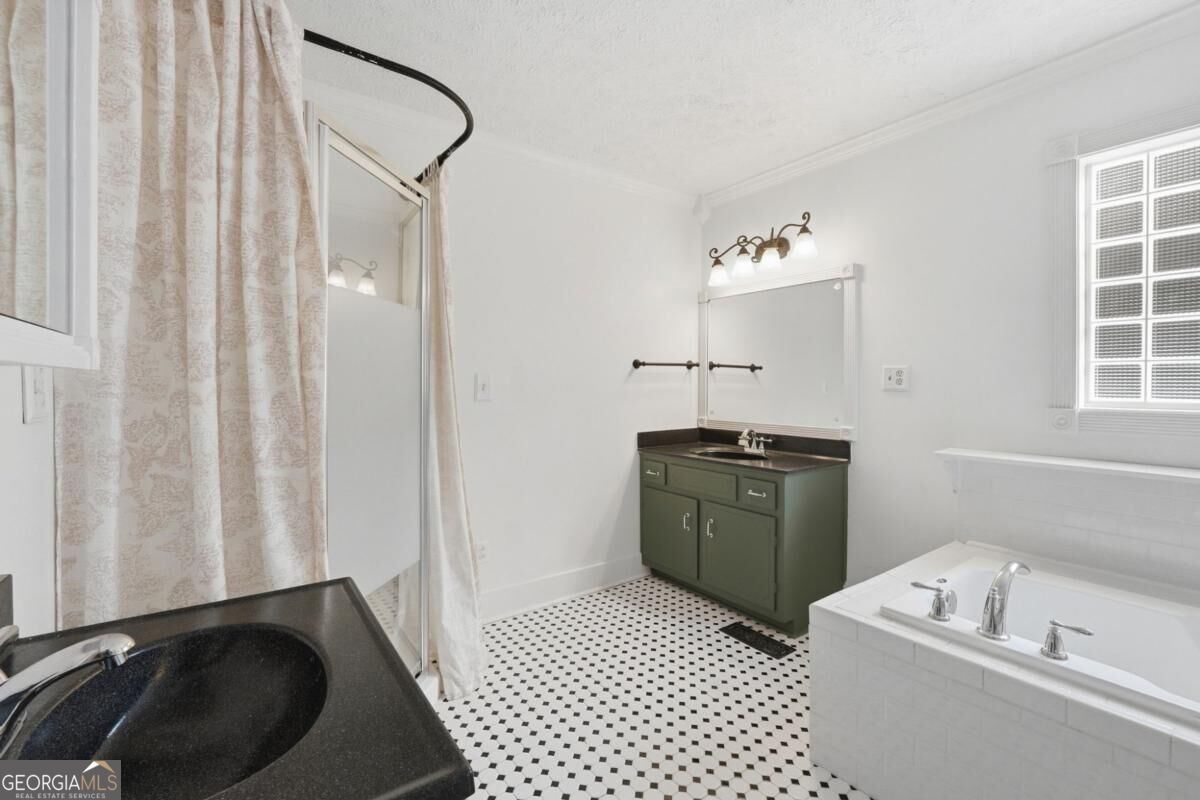 218 King Arthur Drive Property Photo 6