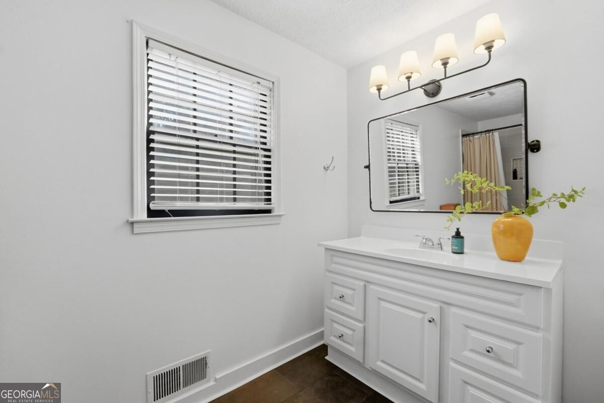 218 King Arthur Drive Property Photo 12