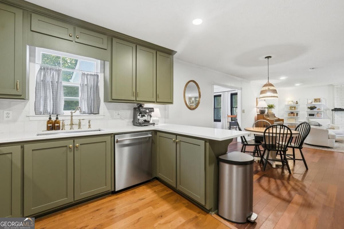 218 King Arthur Drive Property Photo 15