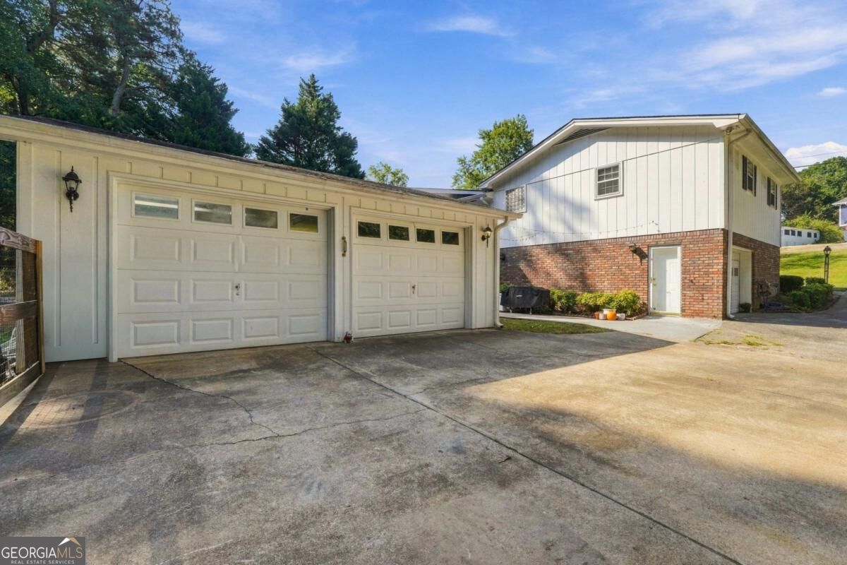 218 King Arthur Drive Property Photo 44