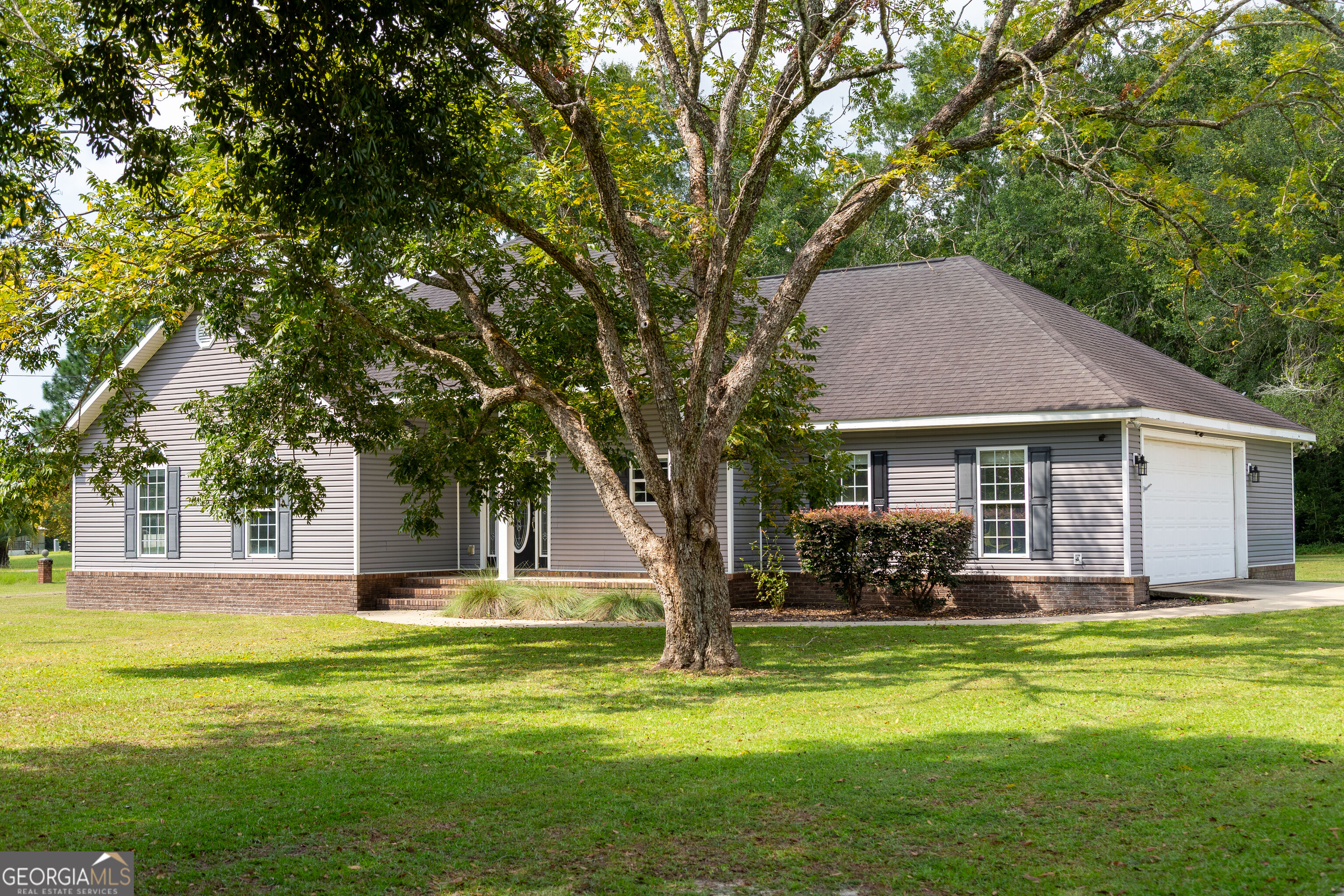 21 Bailey Drive Property Photo 2