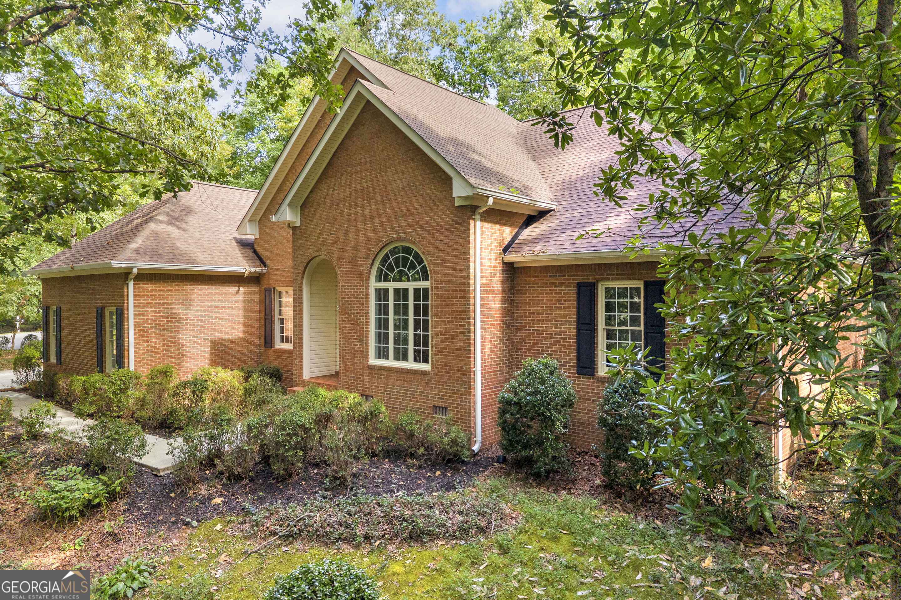 122 Grand Oaks Drive Property Photo 1