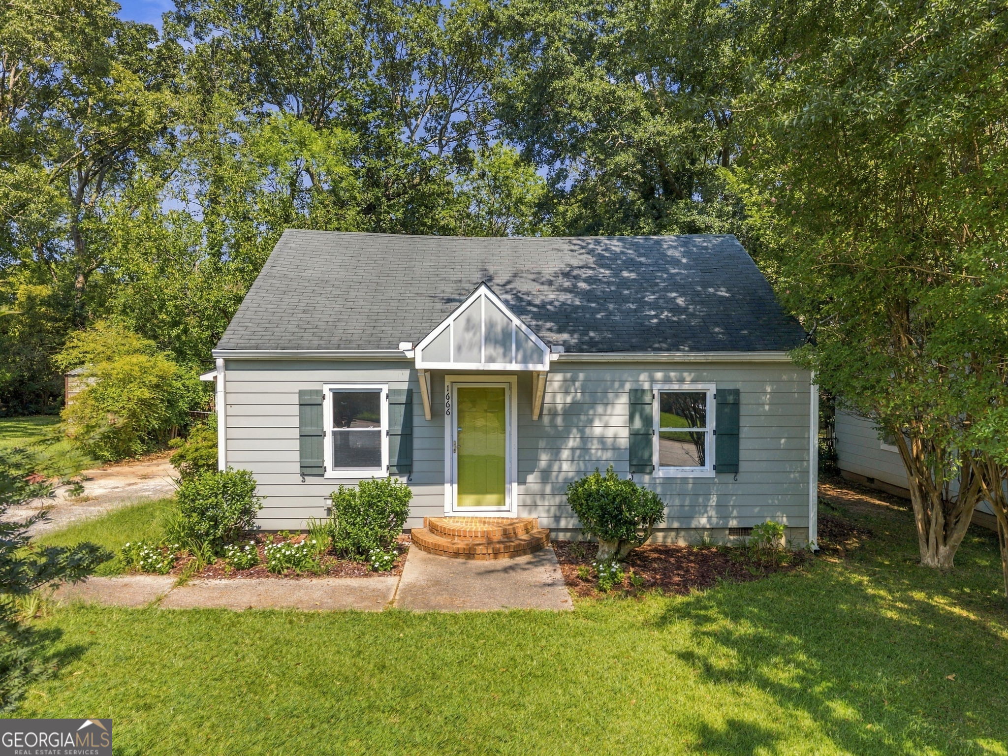 1666 May Avenue SE Property Photo 1