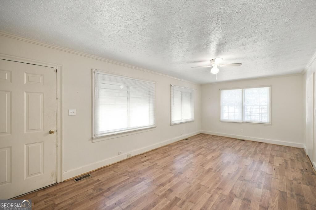 1340 Burton Avenue Property Photo 3